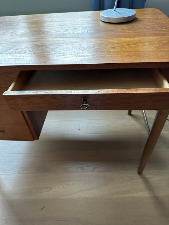 Image 1 of Scandinavisch Vintage Teakbureau