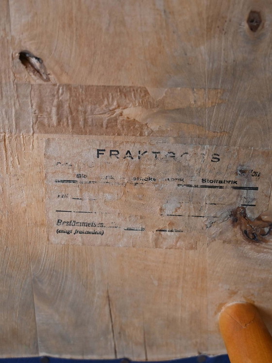 Image 1 of Retro Vintage Houten Krukje Met Donkerblauwe Kunstleren Zitting