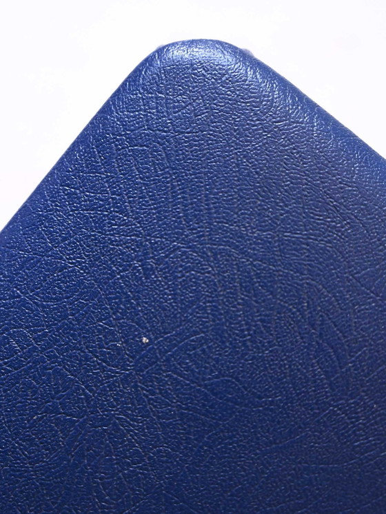 Image 1 of Retro Vintage Houten Krukje Met Donkerblauwe Kunstleren Zitting