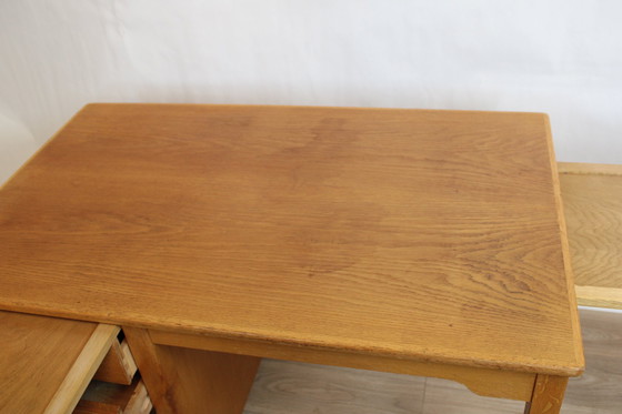 Image 1 of Vintage Scandinavisch Eiken Bureau 1960 Zweden