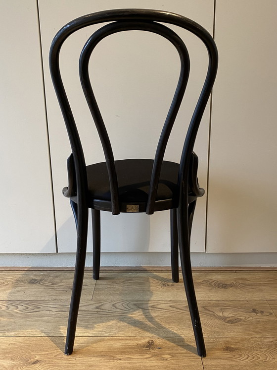 Image 1 of 10x Thonet stoelen met nieuwe zwarte stof