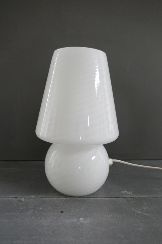 Image 1 of Vintage Mushroom swirl glazen lamp