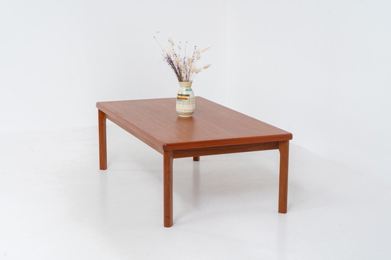 Image 1 of Deense salontafel van Henning Kjaernulf