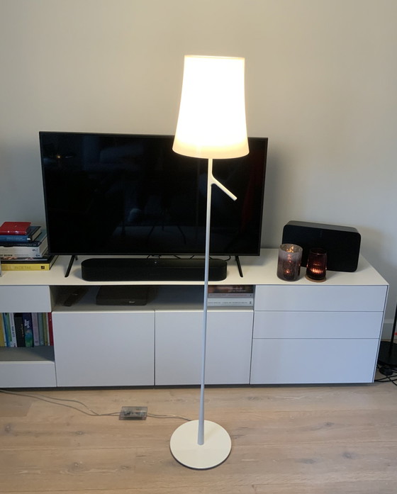 Image 1 of Foscarini Birdie Vloerlamp Dimbaar Via Het Steeltje, Kleur Wit