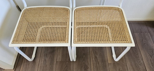 2 witte Cesca stoelen 