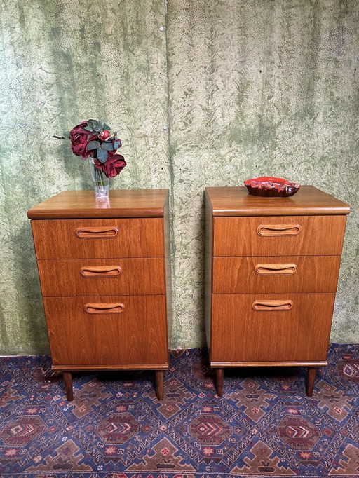 Mid century retro vintage teak kasten van Meredew 1960