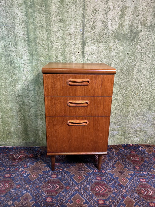 Mid century retro vintage teak kasten van Meredew 1960