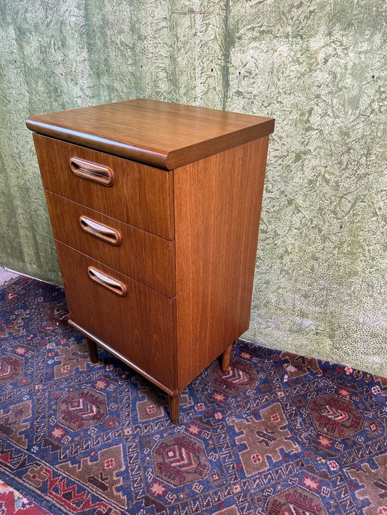 Image 1 of Mid century retro vintage teak kasten van Meredew 1960