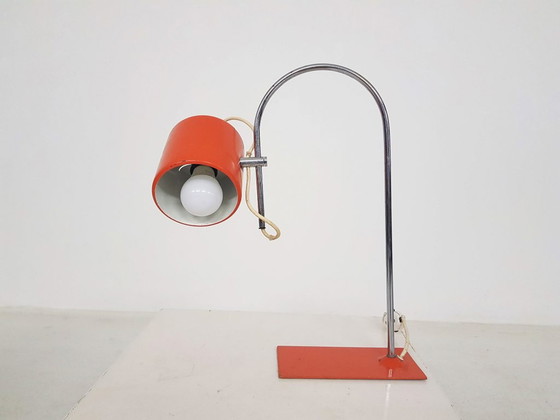 Image 1 of Mid-eeuwse oranje bureaulamp