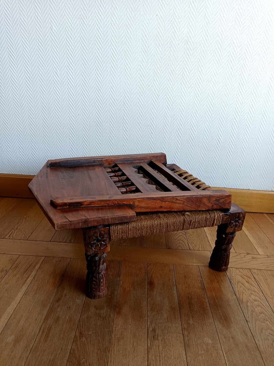 Image 1 of 2X traditionele lage stoelen, Indonesië