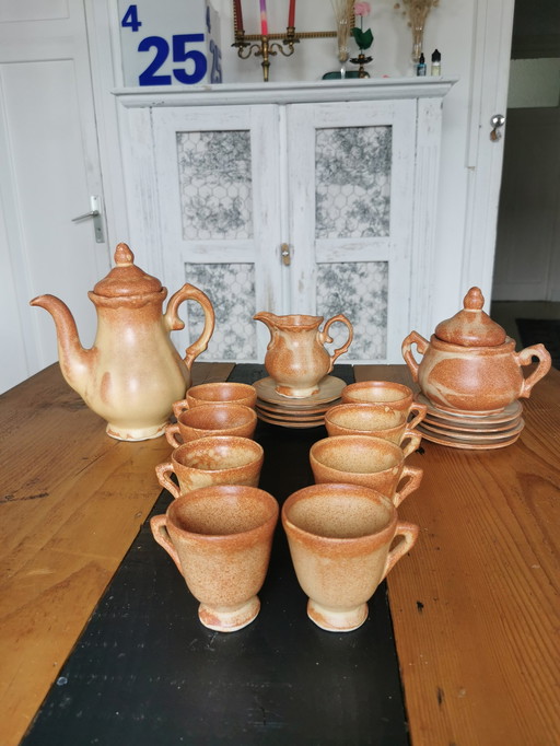 Antiek terracotta thee- en koffieservies