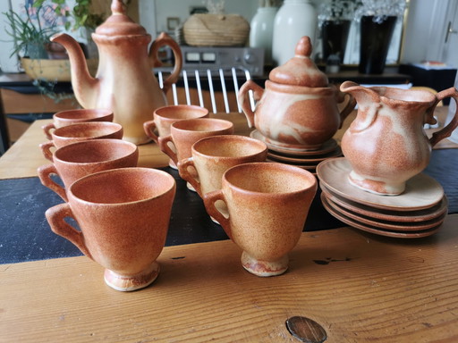 Antiek terracotta thee- en koffieservies