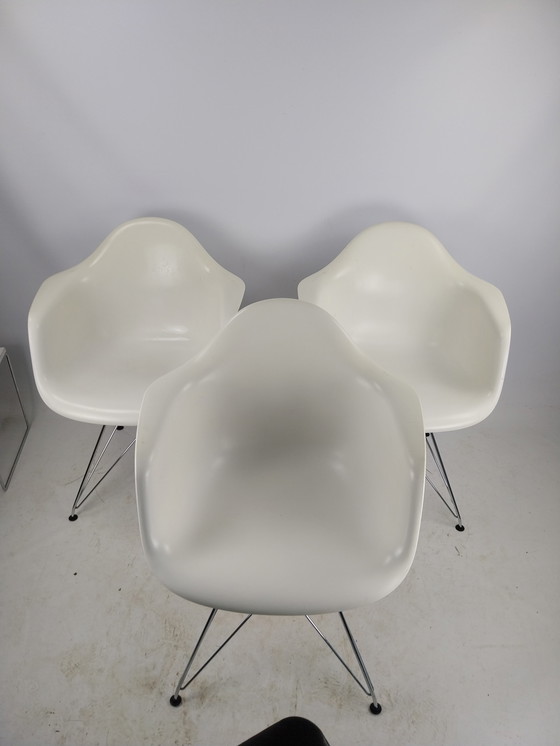 Image 1 of 3 x Vitra eames DAR stoel. Wit en chroom. 