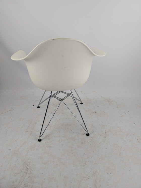 Image 1 of 3 x Vitra eames DAR stoel. Wit en chroom. 