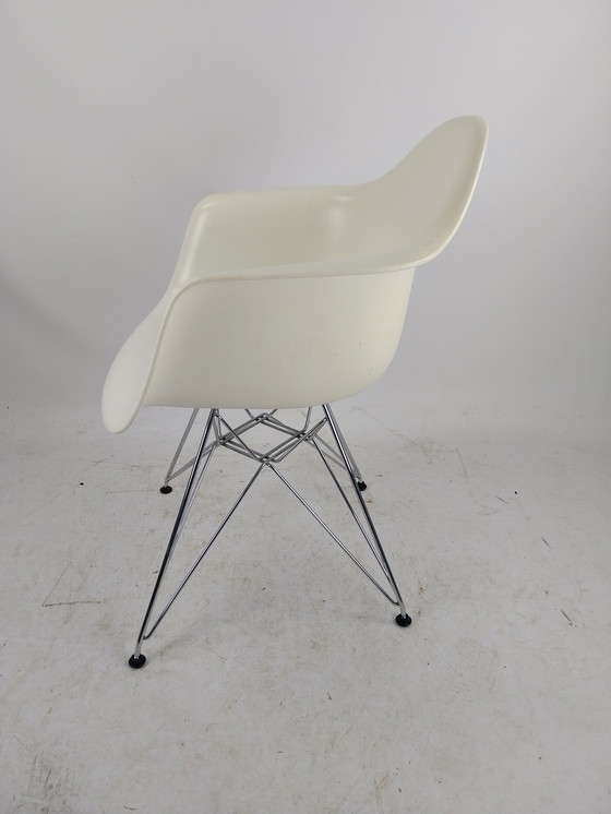 Image 1 of 3 x Vitra eames DAR stoel. Wit en chroom. 