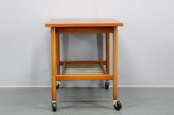 Image 1 of 1960S Teakhouten bijzettafel op wielen, Denemarken