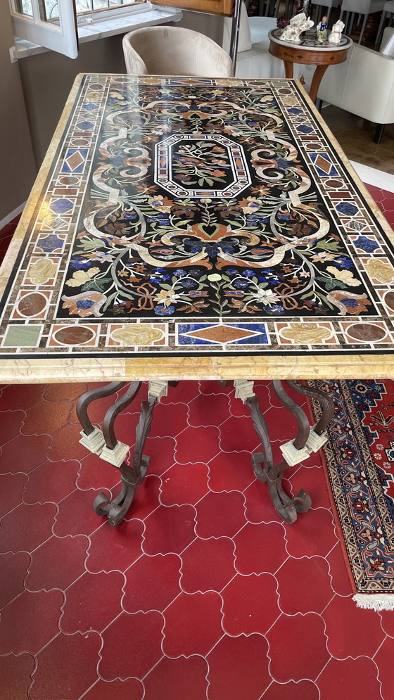 Image 1 of Vintage ingelegde Italiaanse marmeren tafel