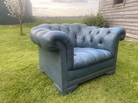 Image 1 of Chesterfield fauteuil blauw