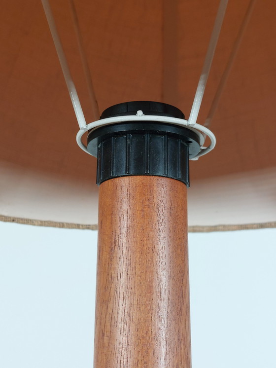 Image 1 of Grote Mid Century vintage teakhouten tafellamp