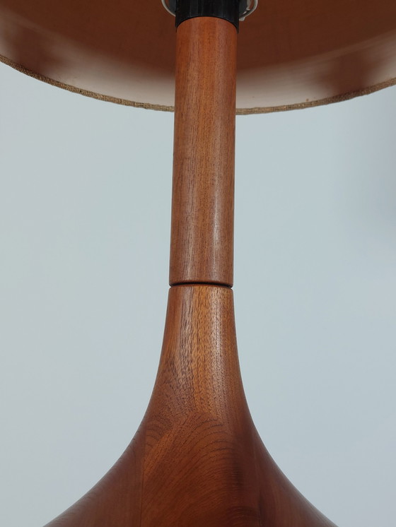 Image 1 of Grote Mid Century vintage teakhouten tafellamp
