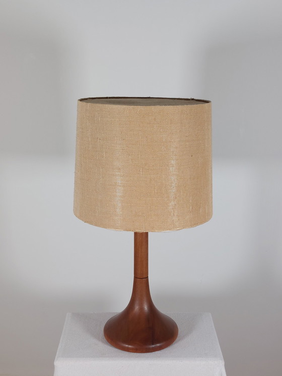Image 1 of Grote Mid Century vintage teakhouten tafellamp