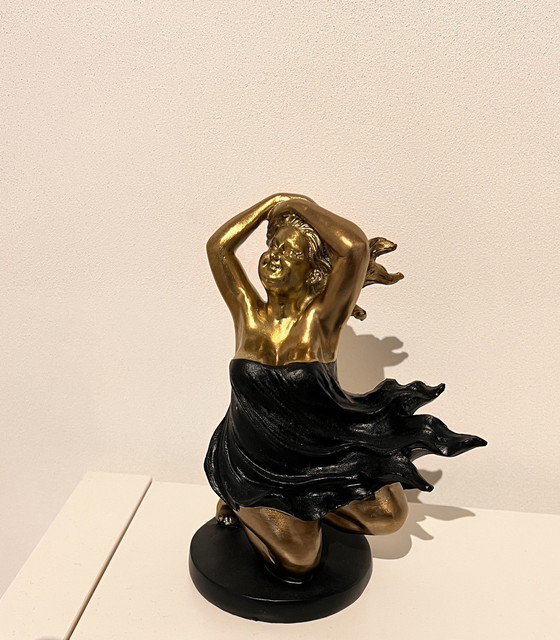 Image 1 of Dansende Dame Beeld