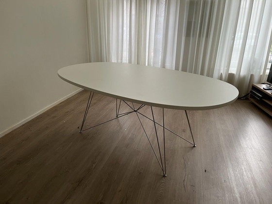 Image 1 of Magis XZ3 eettafel