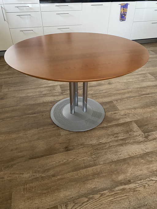 Leolux Tafel Met 4 Montis Leren Stoelen