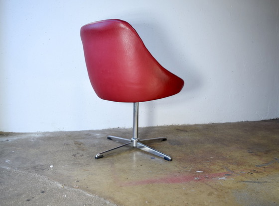 Image 1 of Vintage Rode Chromen Loungestoel 1970 Ruimtetijdperk