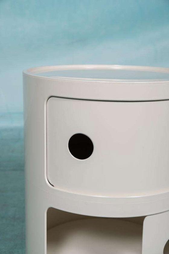 Image 1 of Space age Kartell nachtkastjes 70s, vintage storage tower