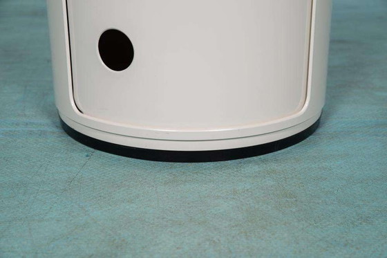 Image 1 of Space age Kartell nachtkastjes 70s, vintage storage tower