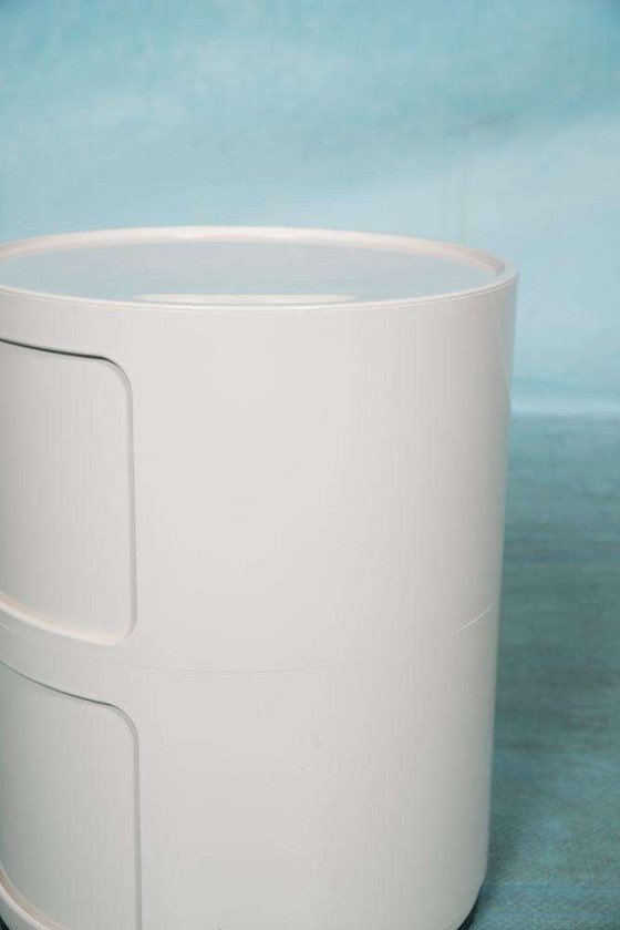 Image 1 of Space age Kartell nachtkastjes 70s, vintage storage tower