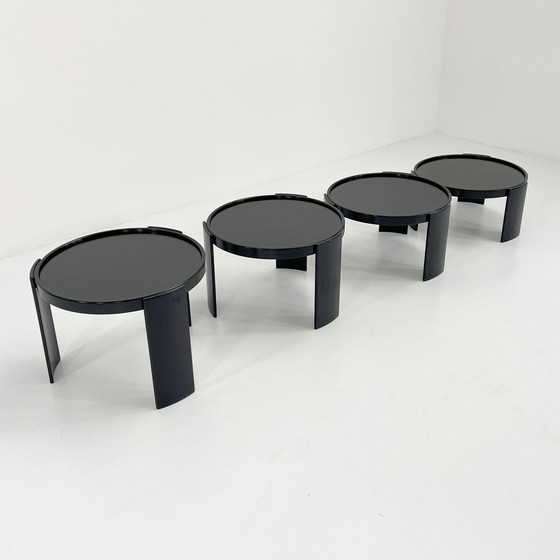 Image 1 of Set grote omkeerbare tafeltjes van Gianfranco Frattini voor Cassina, 1960S