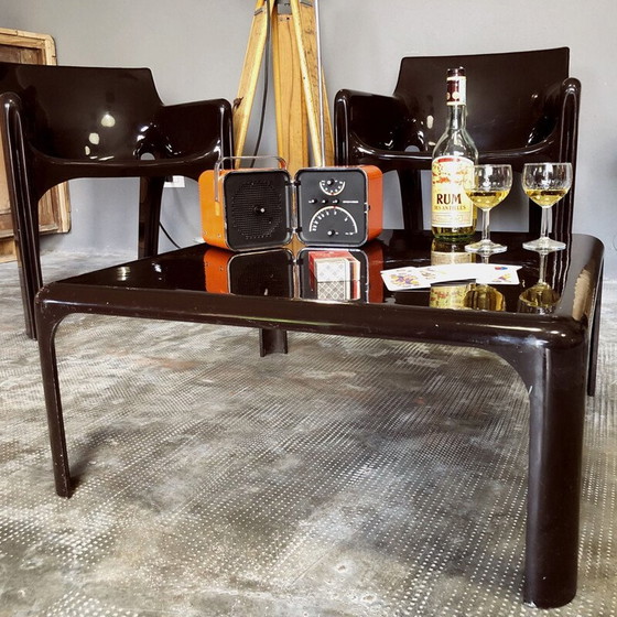 Image 1 of Set van 4 vintage Gaudi fauteuils en Demetrio koffietafels door Vico Magistretti voor Artemide, 1974