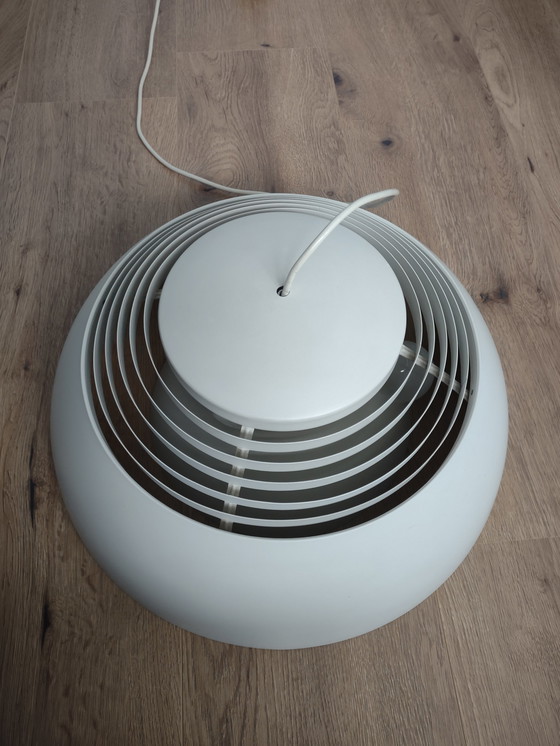 Image 1 of Arne Jacobsen AJ Royal 500 witte Hanglamp Voor Louis Poulsen