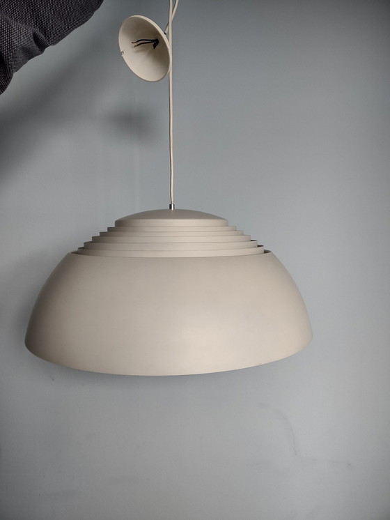 Image 1 of Arne Jacobsen AJ Royal 500 witte Hanglamp Voor Louis Poulsen