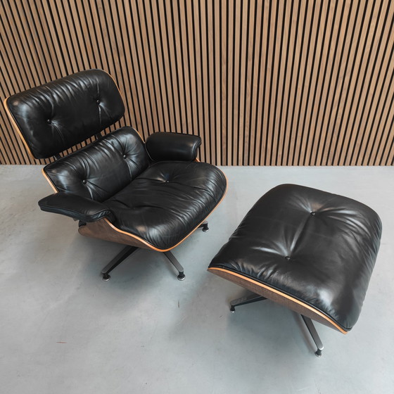 Image 1 of Vitra Eames Lounge chair + Ottoman