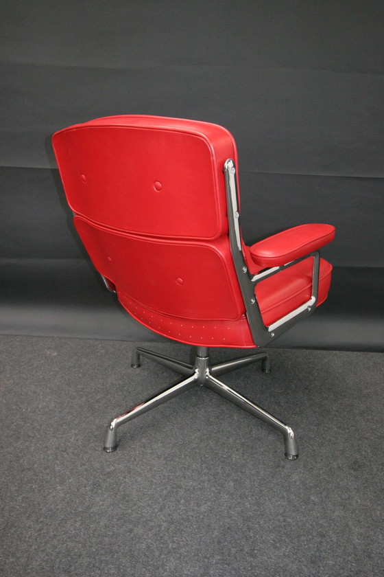 Image 1 of Vitra Lobby Chair