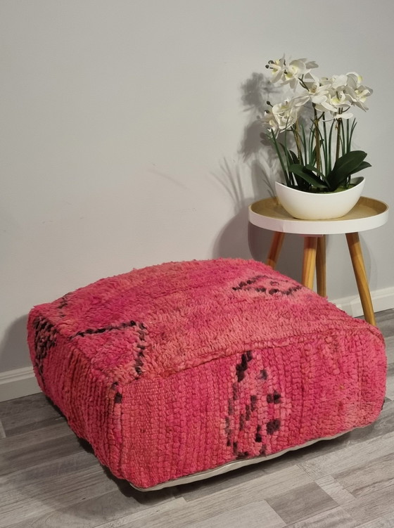 Image 1 of Roze Vintage Berber Poef, Marokkaanse Poef Pink