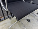 2X Vitra Eames Ea117 Hopsak Bureaustoelen