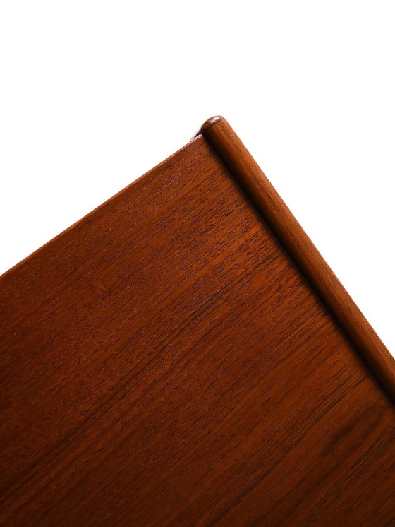 Image 1 of Scandinavisch dressoir met vleugeldeuren