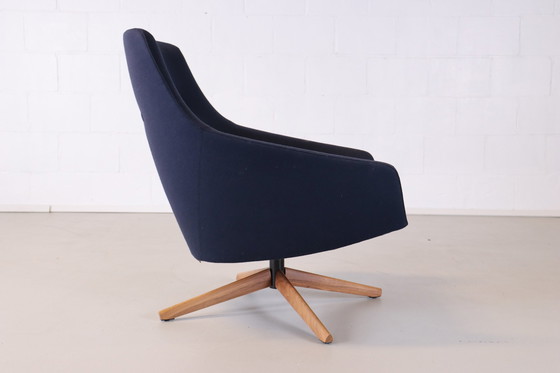 Image 1 of Montis Puk draai fauteuil donker blauw