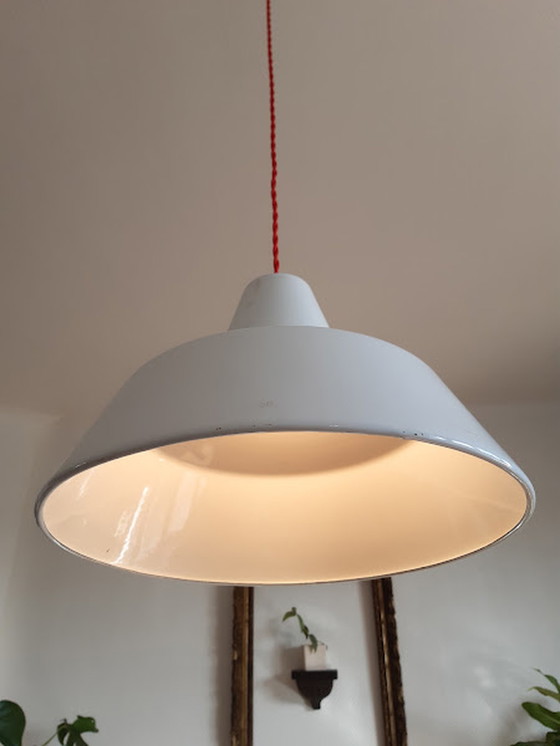 Image 1 of Geëmailleerde rol hanglamp van Louis Poulsen, 1960