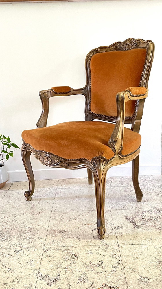 Image 1 of Fauteuil Cabriolet Velours Curry Vintage Frankrijk