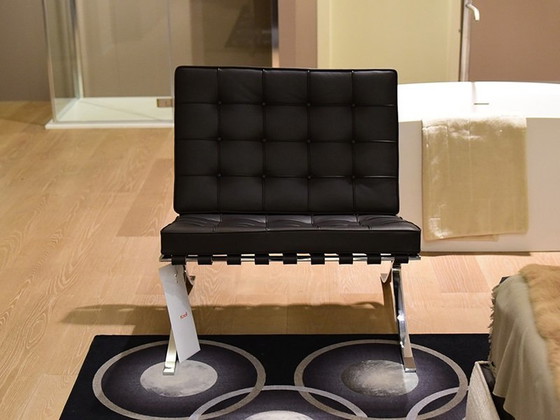 Image 1 of Knoll 2 X Nieuwe-Nooit-Gebruikte Barcelona Fauteuils In Venezia Leer Zwart Ontwerp L. Mies Van Der Rohe En Lilly Reich 1929