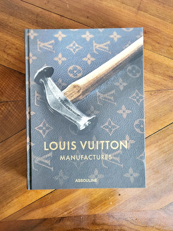 Image 1 of boek Louis Vuitton “manufactures” Assouline, publicatie 2021