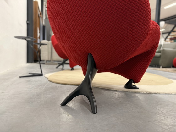 Image 1 of 2 Leolux Papageno Fauteuils Rood Stof Design Stoel Zwart