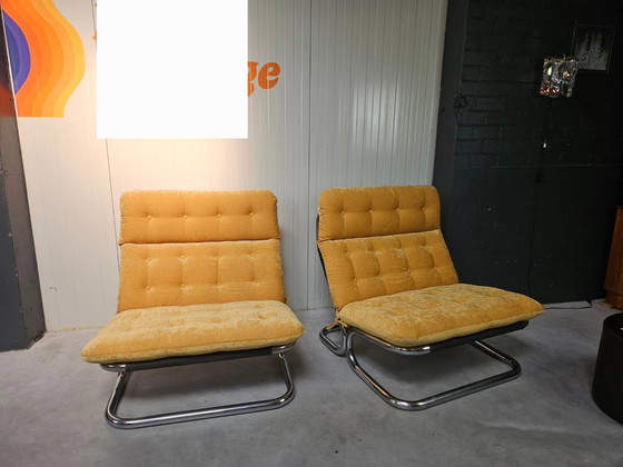 Image 1 of 2x buisframe fauteuils, oker geel, opnieuw bekleed