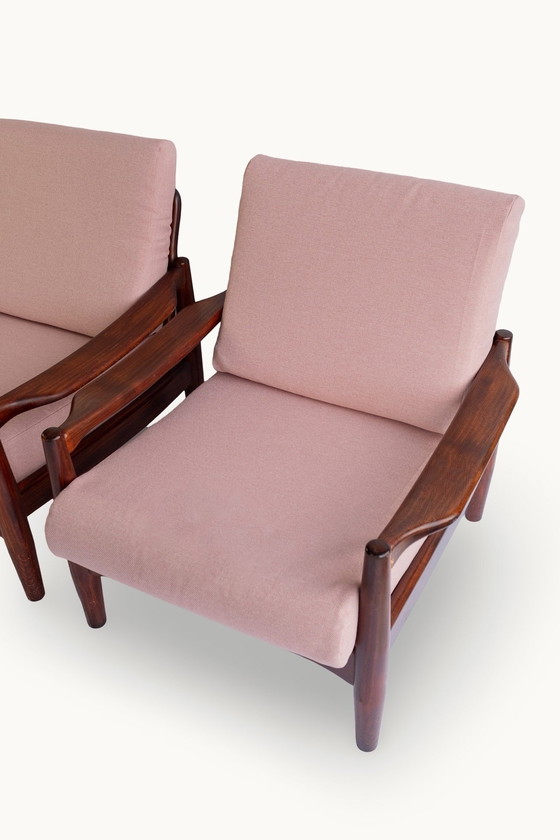 Image 1 of 2X Mid Century Teakhouten Roze Fauteuils