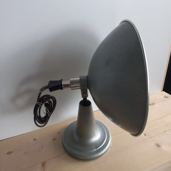 Image 1 of Vintage  Mcm Industriële (Warmte) Lamp 